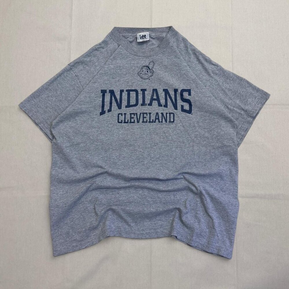 Vintage 2005 Y2K Lee Sport Cleveland Indians graphic tee